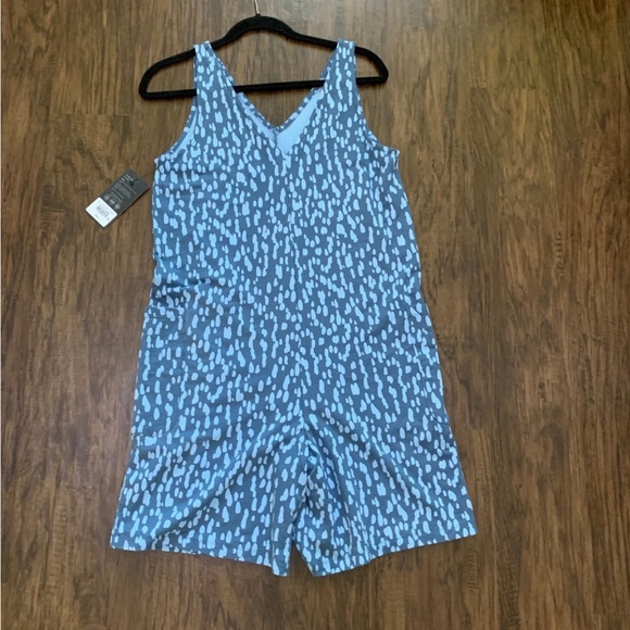 Kinesis tonal spotted boardwalk romper - Picture 9 of 13